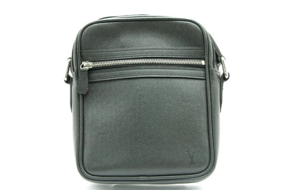 LOUIS VUITTON Shoulder Bag Taiga Ardoise Dimitri